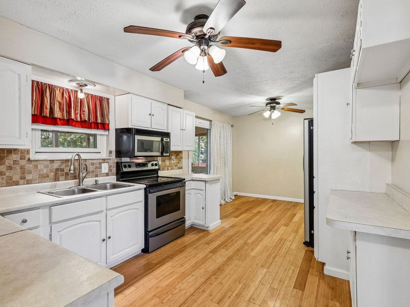10066 Squire Drive, Florence, KY 41042 Photo 8