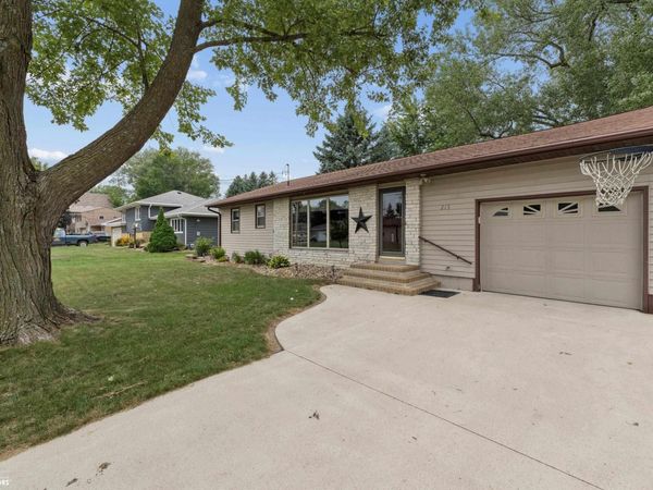 215 Westview Drive, Ventura, IA 50482