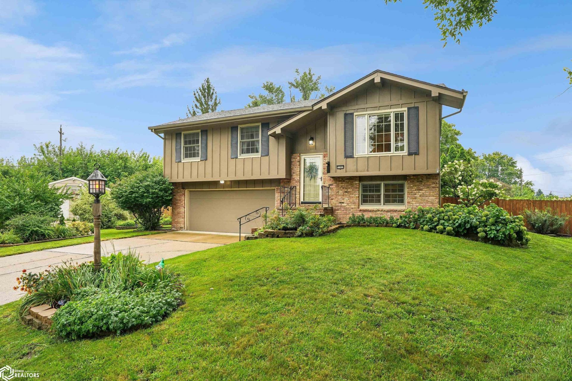 2101 NW 2nd Street, Ankeny, IA 50023 Main Photo