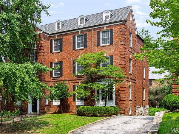7529 Wellington Way, Unit 3, Clayton, MO 63105