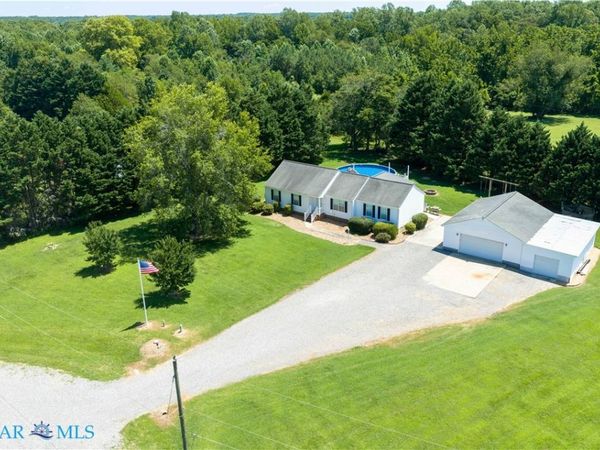 2 Healys Trace Lane, Locust Hill, VA 23092