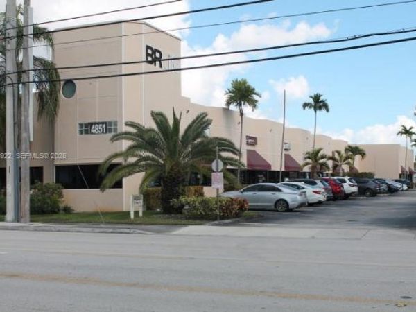 4851 NW 79th Ave , Doral, FL 33166