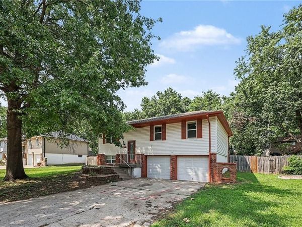 1110 R D Mize Road, Grain Valley, MO 64029