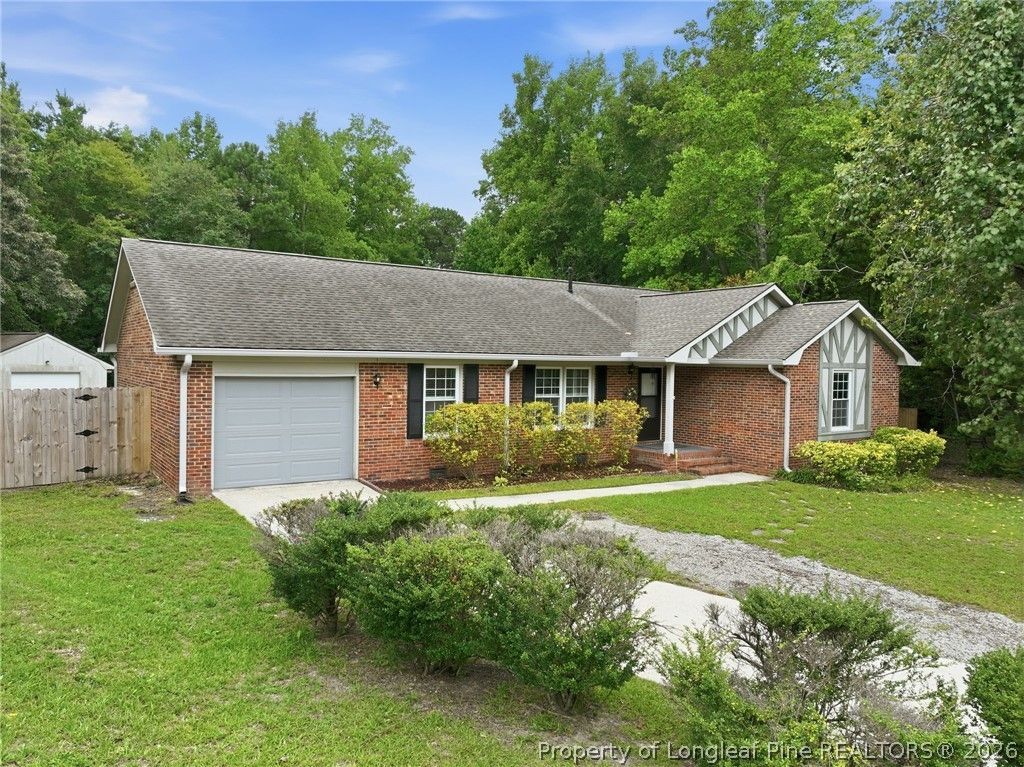 5921 Rustlewood Drive, Fayetteville, NC 28304 Main Photo