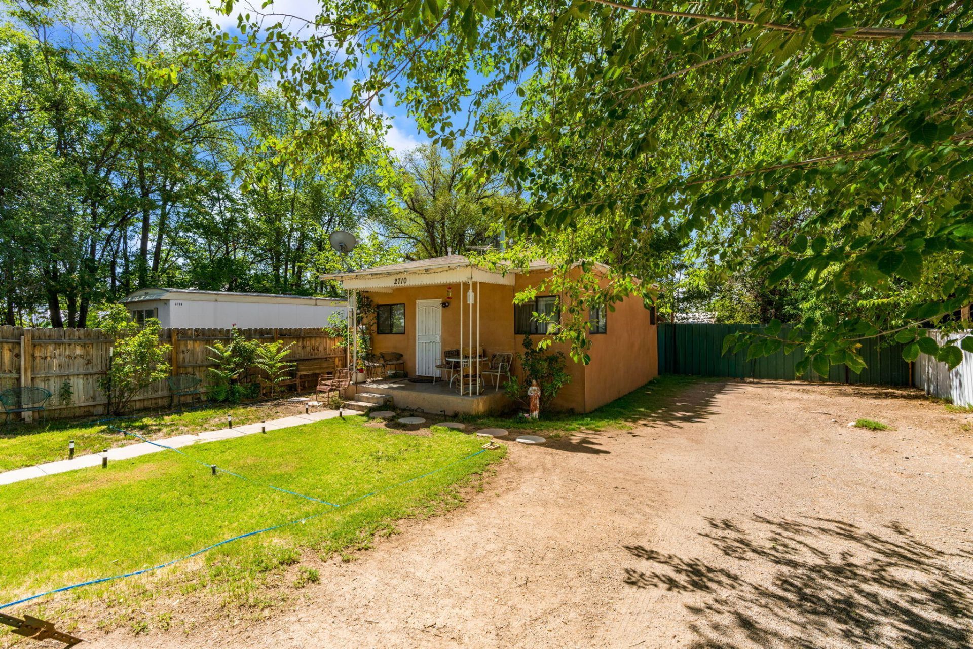 2706/2710 Granada Road Sw, Albuquerque, NM 87105 Main Photo