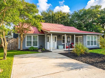 666 Poaug Lane, Mount Pleasant, SC 29464