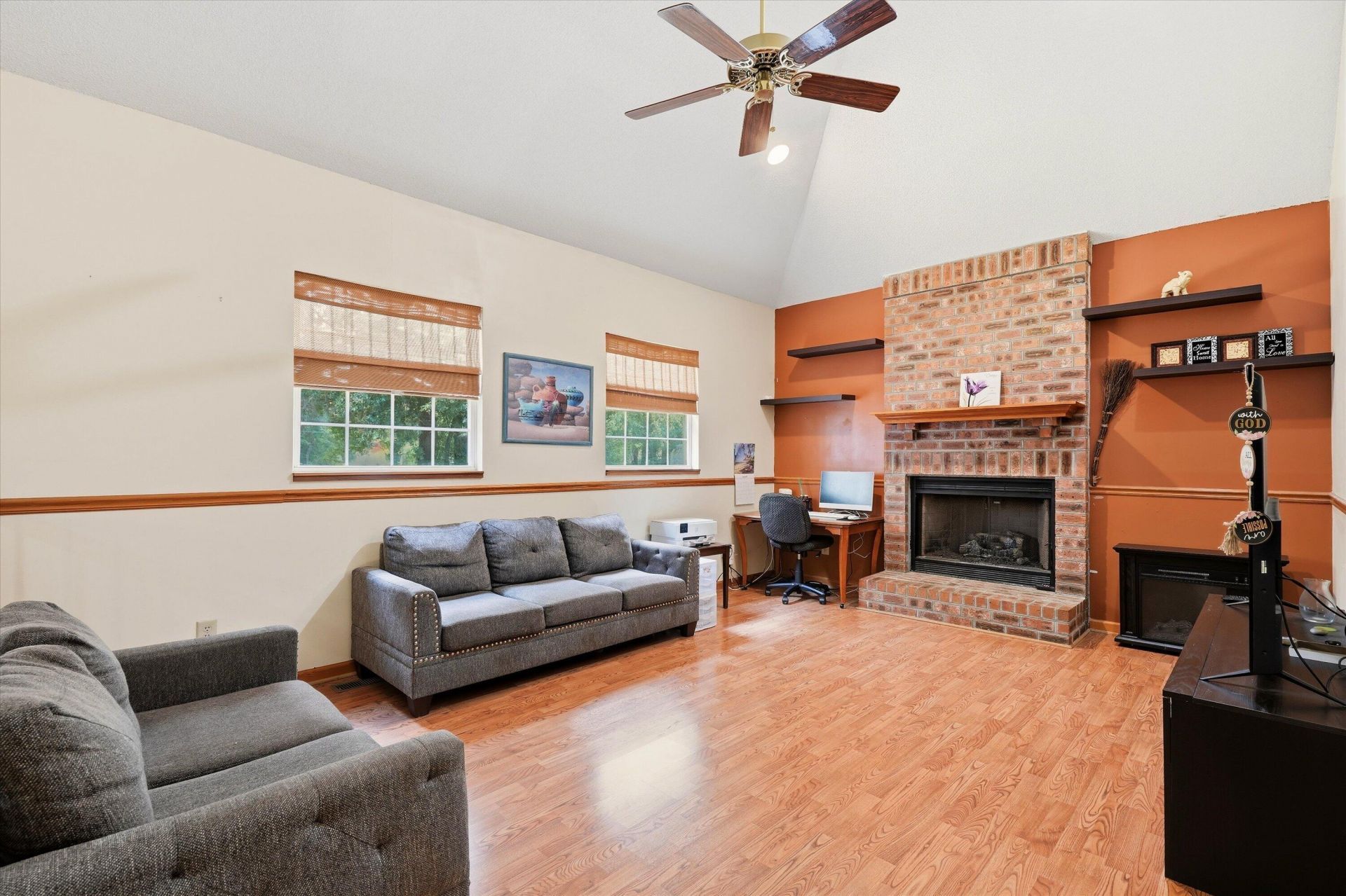 326 Locust Street Photo 16