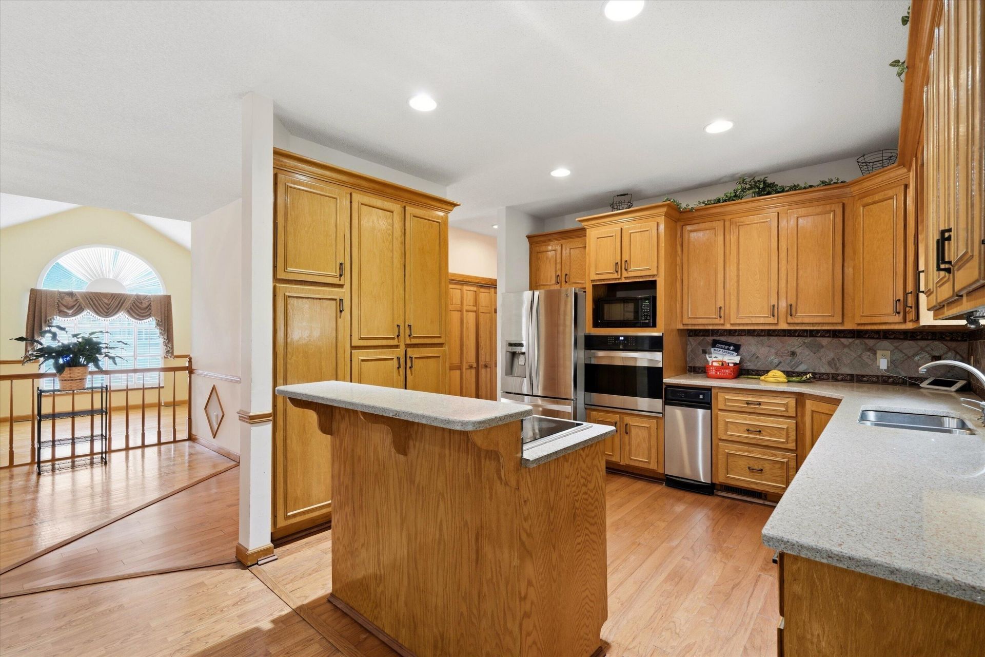 326 Locust Street Photo 18