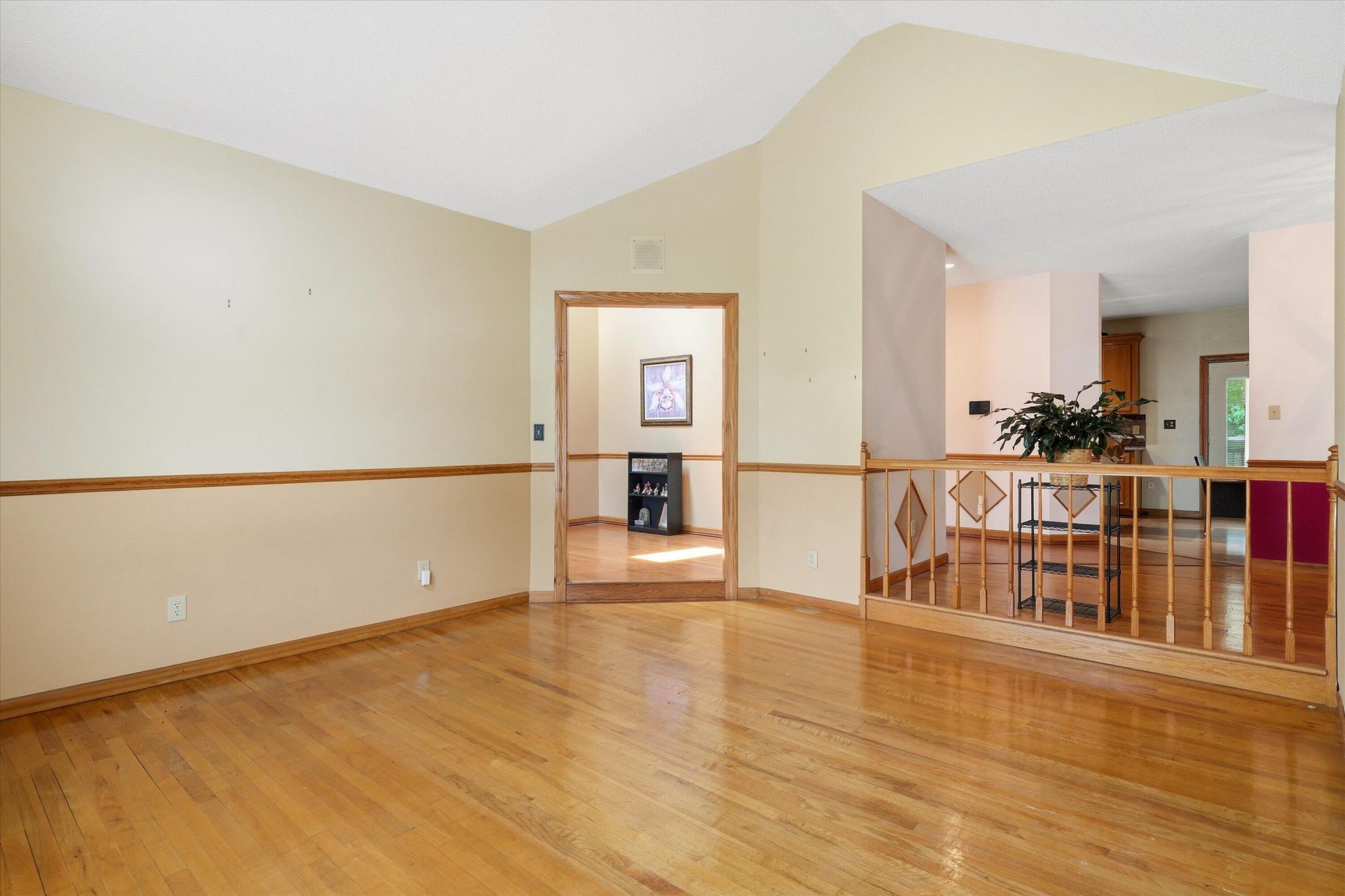 326 Locust Street Photo 7