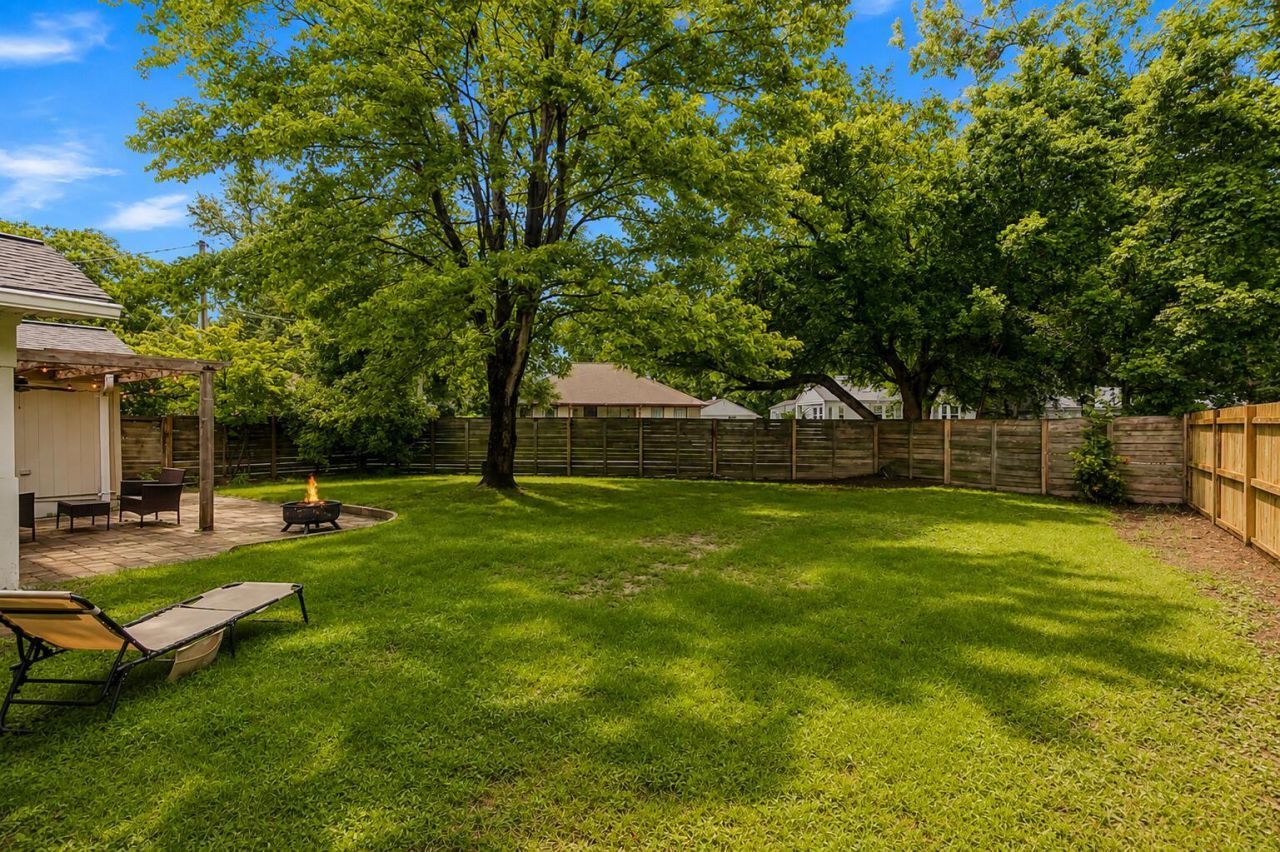 12 Stratford Road Photo 38