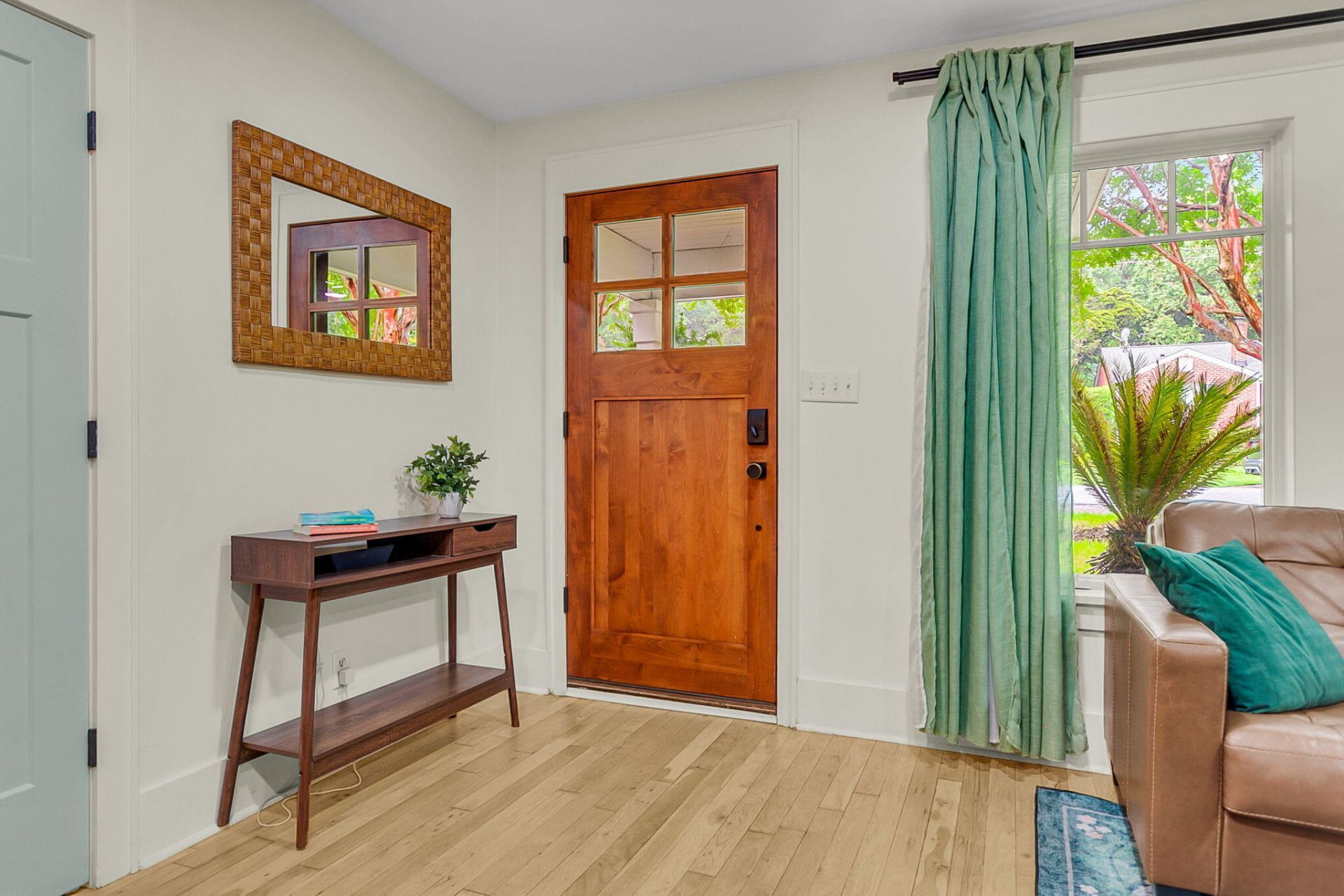 12 Stratford Road Photo 8
