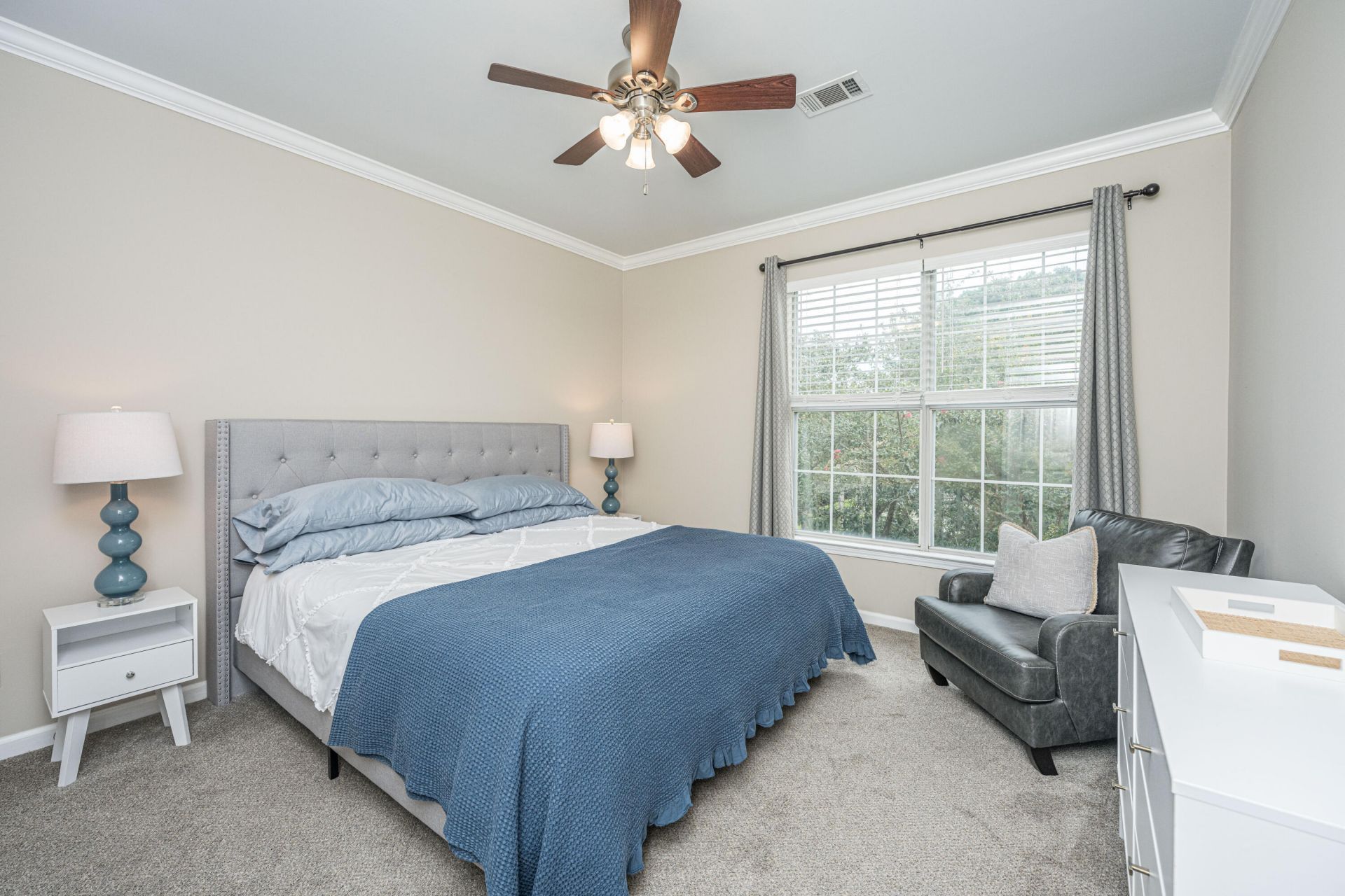 1600 Long Grove Photo 17