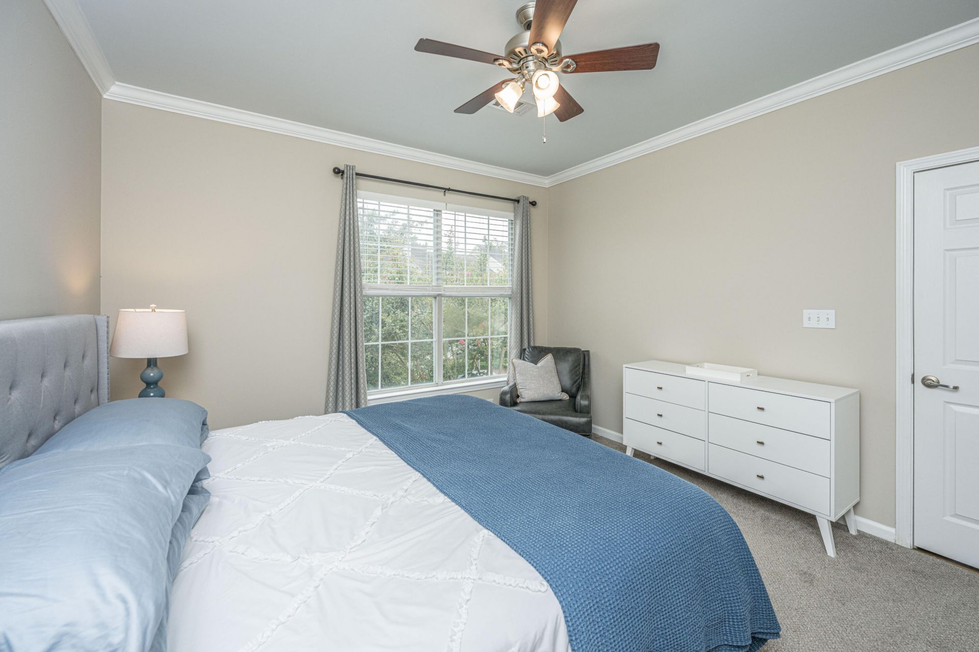 1600 Long Grove Photo 18