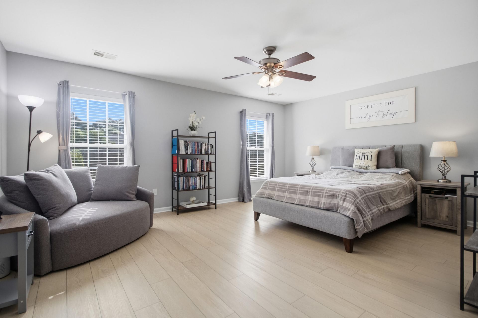 1205 Catbird Court Photo 22