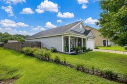 1205 Catbird Court photo 4