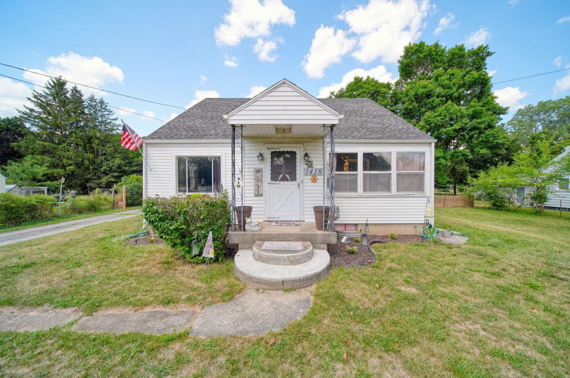 1418 Moore Road, Adrian, MI 49221 Main Photo