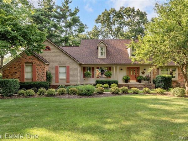 714 Heritage Drive, Milford Village, Mi 48381