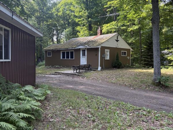 13701 W Lakeview RD, Brimley/Bay Mills, MI 49715