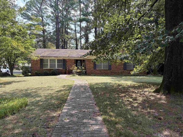 910 Sunnyhill , Searcy, AR 72143