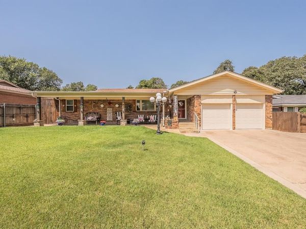 1045 Valentine Street, Hurst, TX 76053