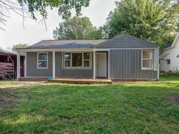 2533 W Walnut Street, Springfield, MO 65806