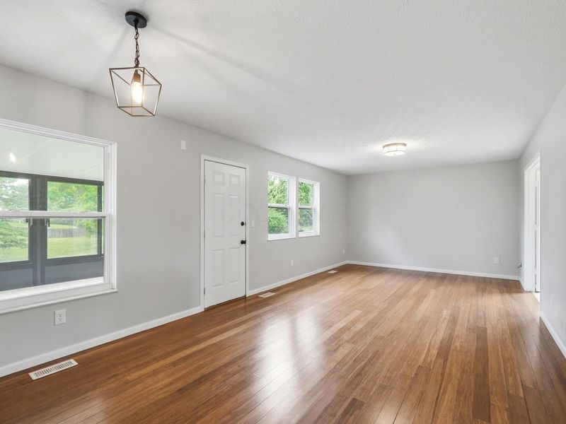 8354 Papillon Avenue , Reynoldsburg, OH 43068 Photo 10