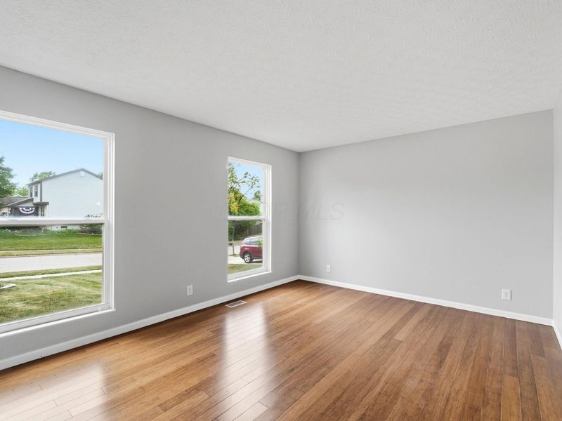 8354 Papillon Avenue , Reynoldsburg, OH 43068 Photo 6