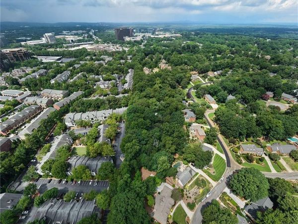 4715 Ridgeview Road , Atlanta, GA 30338