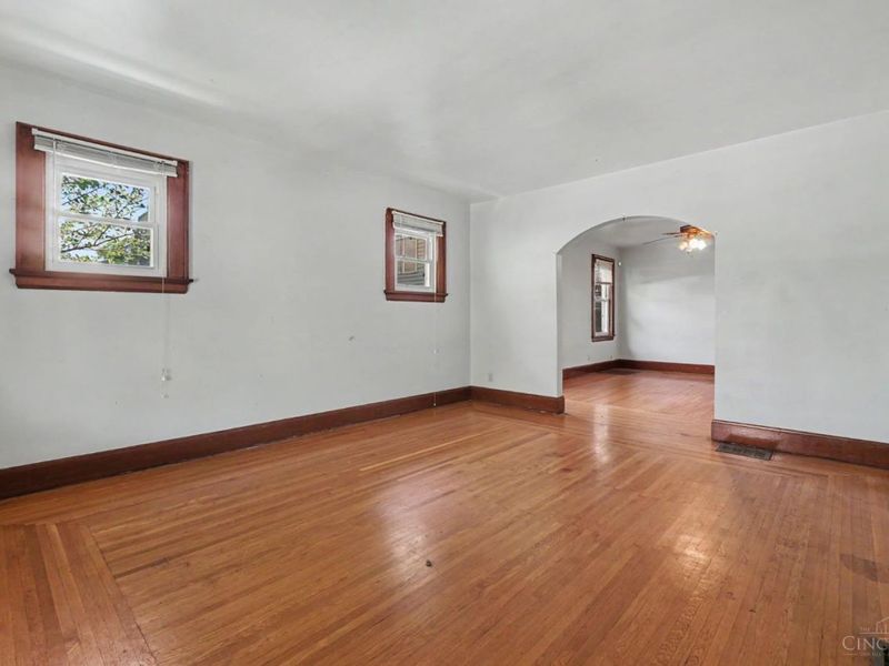 924 Chateau Avenue, Cincinnati, OH 45204 Photo 3