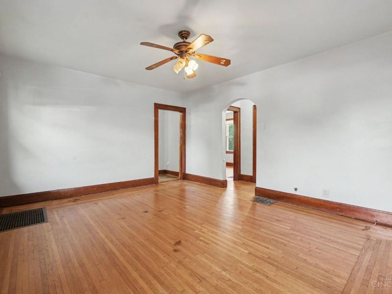 924 Chateau Avenue, Cincinnati, OH 45204 Photo 4