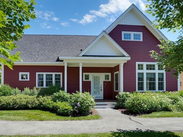 18 Village Ln, Unit 4, Bolton, MA 01740
