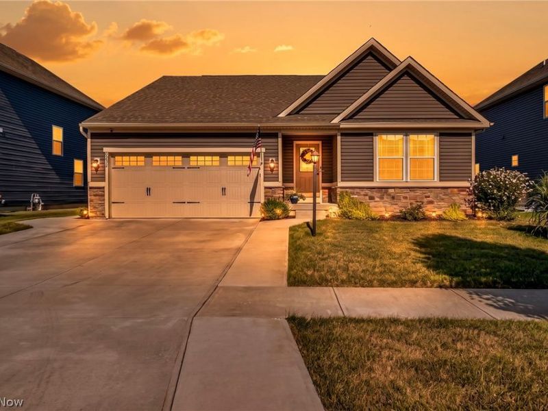 9239 Nash Lane, North Ridgeville, OH 44039 Photo 2