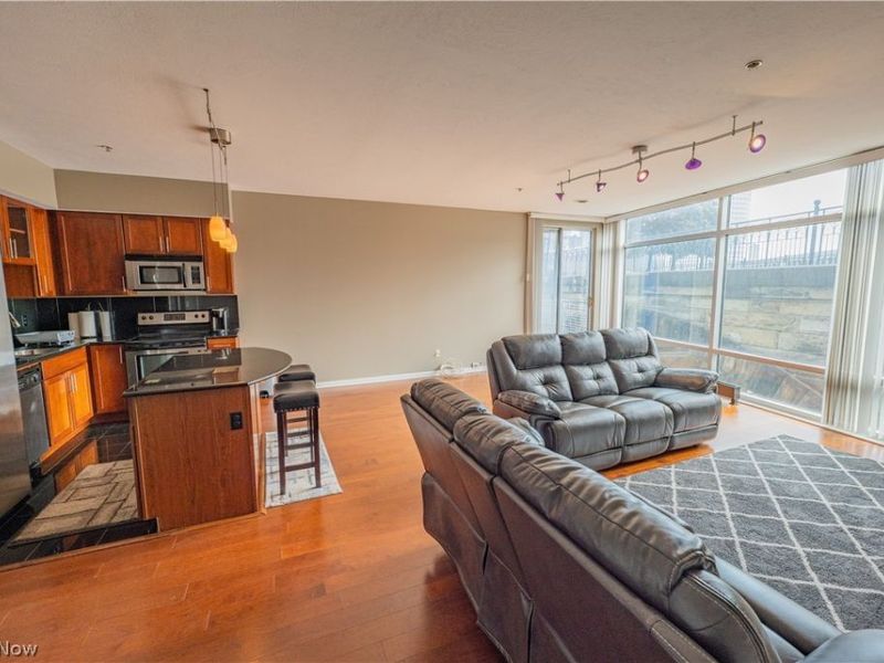 1237 Washington Avenue, Unit 702, Cleveland, OH 44113 Photo 14