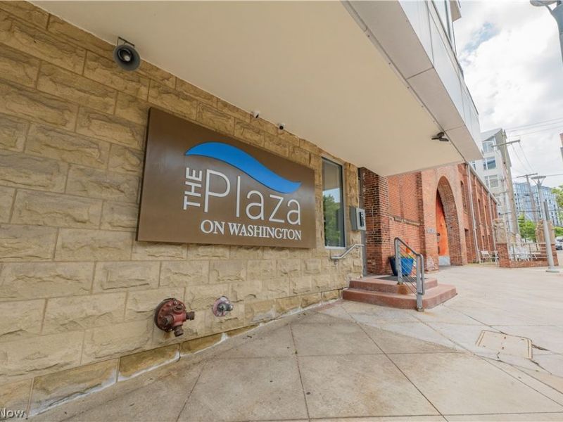 1237 Washington Avenue, Unit 702, Cleveland, OH 44113 Photo 2