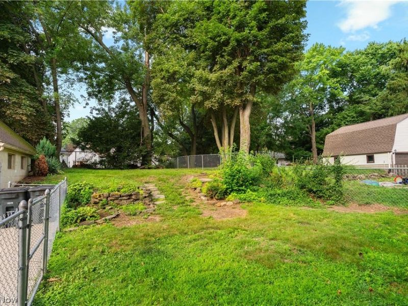 128 Woolf Avenue , Akron, OH 44312 Photo 3