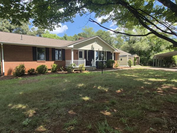 3015 Mcdaniel RD, Moneta, VA 24121