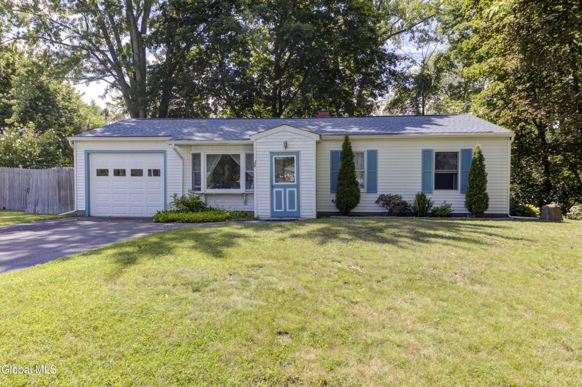 28 Amelia Drive, Schenectady, NY 12309 Main Photo