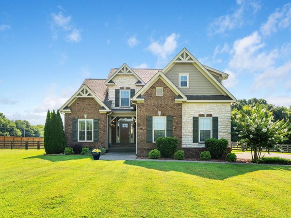 4005 Pleasant Gate Ln , Columbia, TN 38401