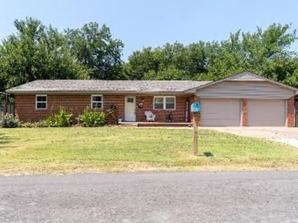 312 N Carey Street, Wynnewood, OK 73098
