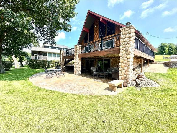 22608 262nd Street, Delhi, IA 52223