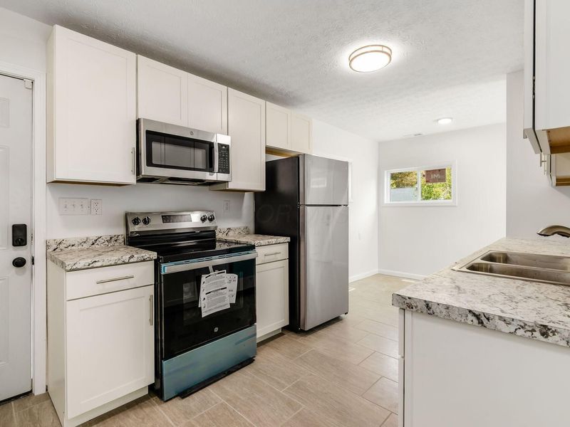 2263 Dawnlight Avenue , Columbus, OH 43211 Photo 7