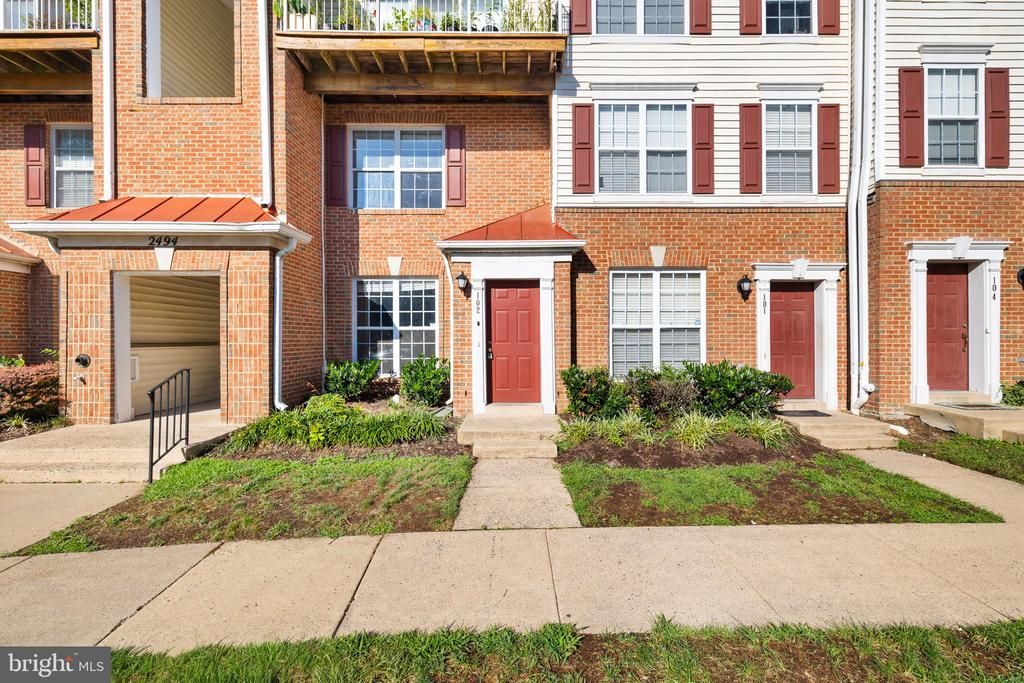 2494 Quick Street, Unit 102, Herndon, VA 20171 Main Photo
