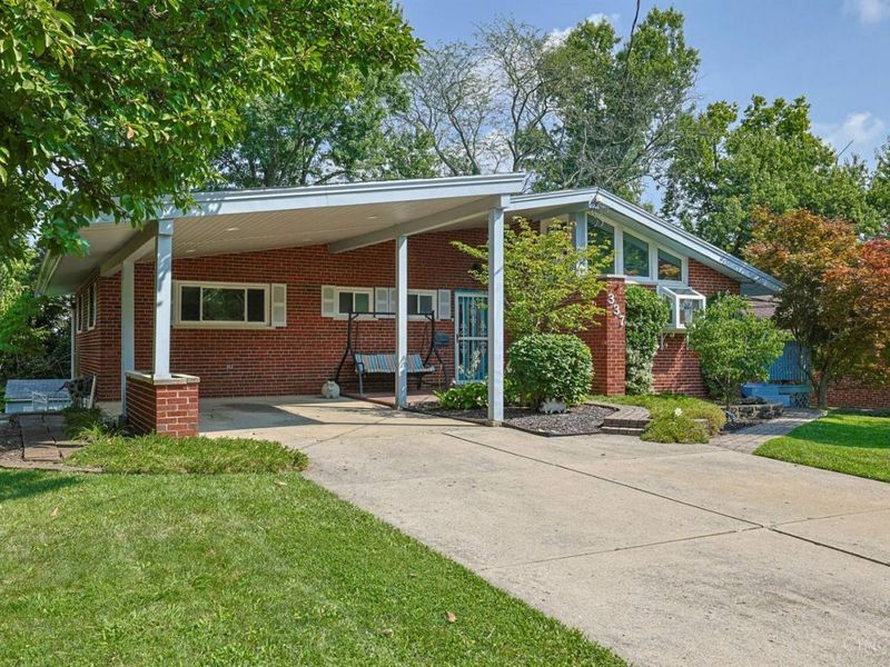 337 Glen Oaks Drive, Delhi Twp, OH 45238 Photo 2