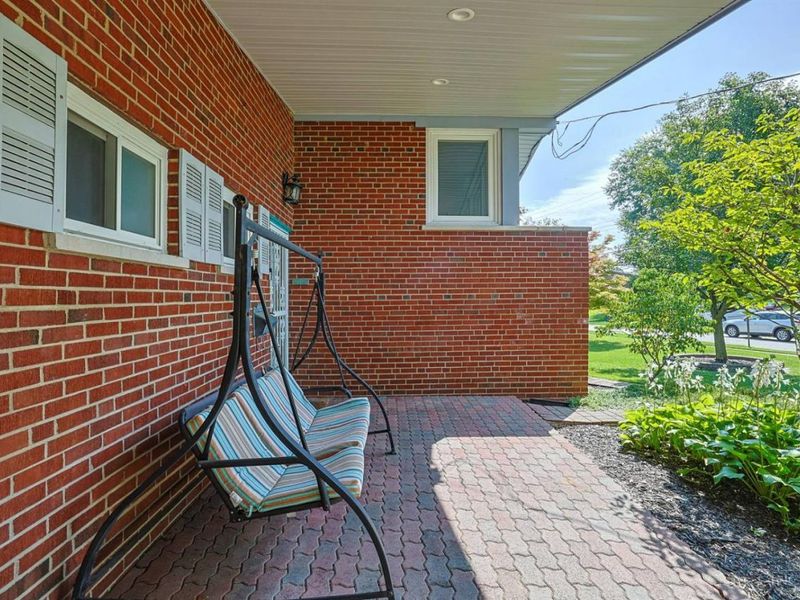 337 Glen Oaks Drive, Delhi Twp, OH 45238 Photo 3