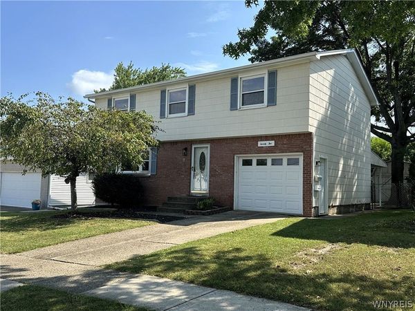 75 Caprice Drive , Buffalo, NY 14227