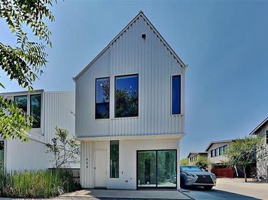 904 Blackland Court , Dallas, TX 75243