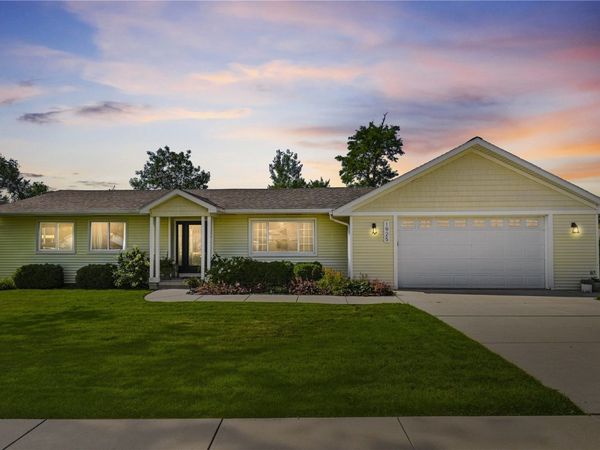 1925 Hidden Hollow Lane NW, Cedar Rapids, IA 52405