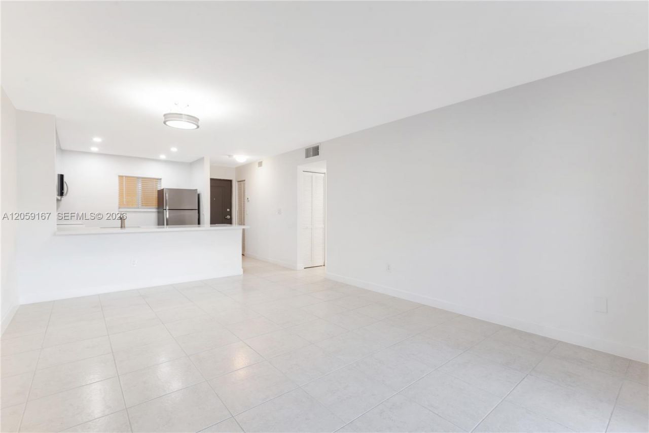 7705 Camino Real , Unit 101, Miami, FL 33143 Photo