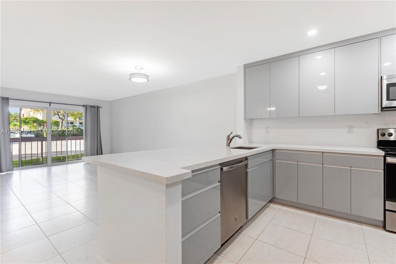 7705 Camino Real , Unit 101, Miami, FL 33143 Photo