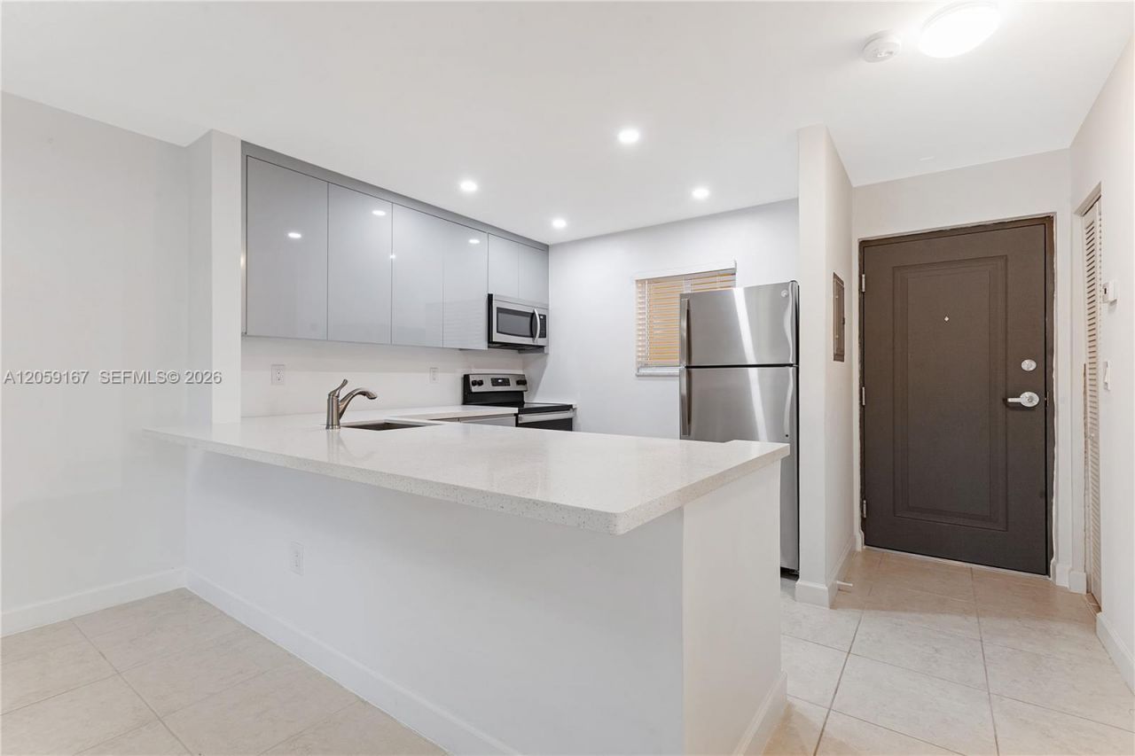 7705 Camino Real , Unit 101, Miami, FL 33143 Photo